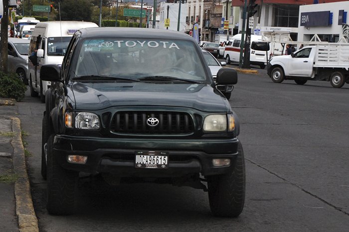 En Michoacán se han regularizado 98 mil 733 autos “chocolate”; Bedolla celebra recurso para pavimentación