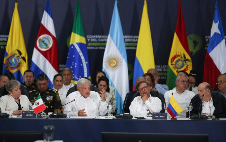 Presidentes de Colombia y México clausuran cumbre regional antidrogas en Cali