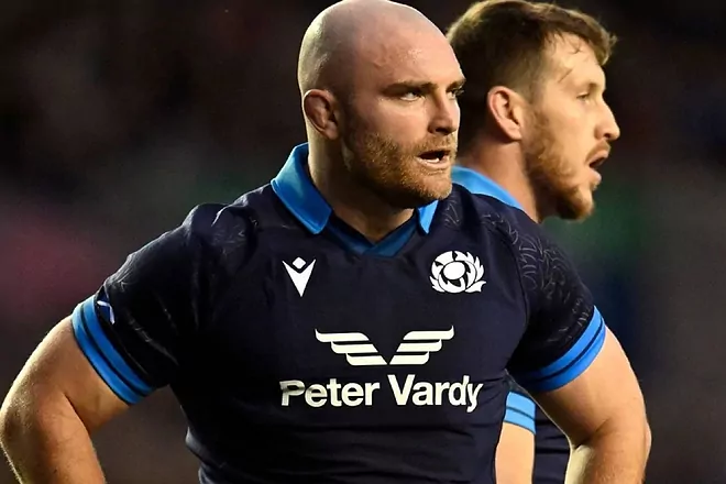 Increíble, David Cherry se resbala en las escaleras del hotel de concentración y se pierde mundial de rugby